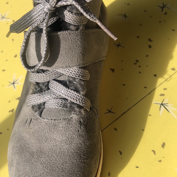 Size 8 grey and white booties. Good condition. - Picture 6 of 6